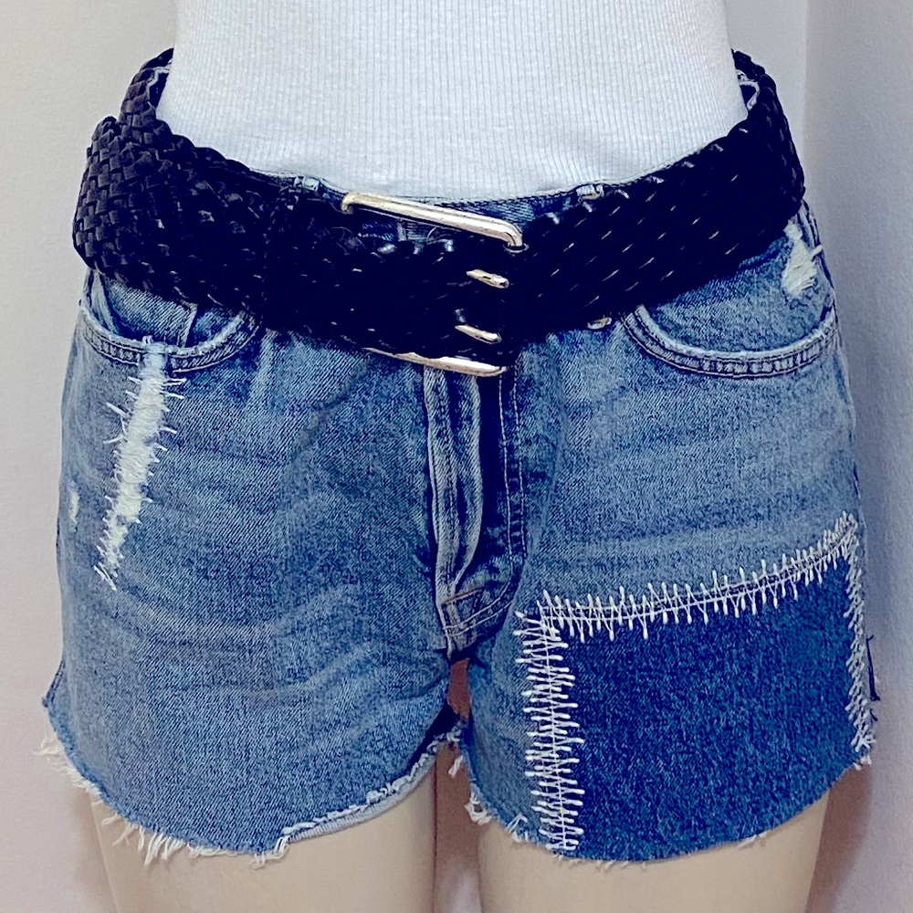 NWOT Girlfriend Cindy Distressed Patch Denim Shorts Size 29.